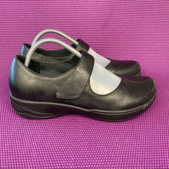 Dansko Shoes - Dansko Slip Resistant Leather Mary Jane Shoes EUR 41 Womens 11 Black